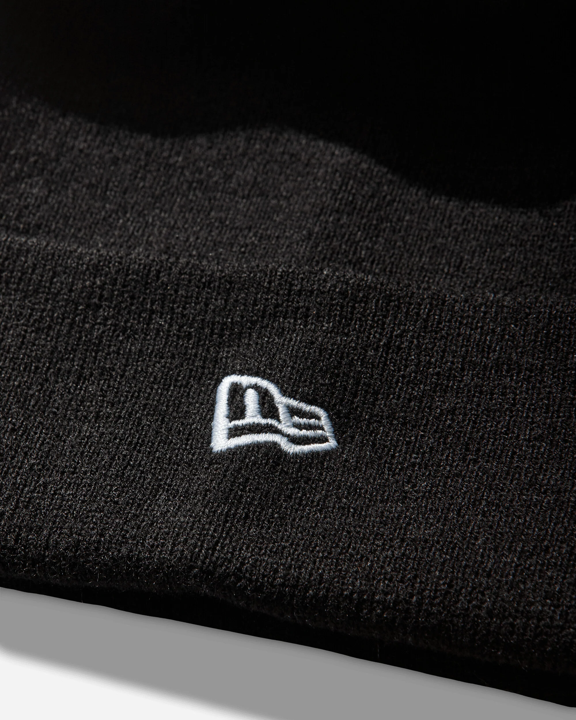 New Era Ape Head One Point Knit Cap Black - Image 5