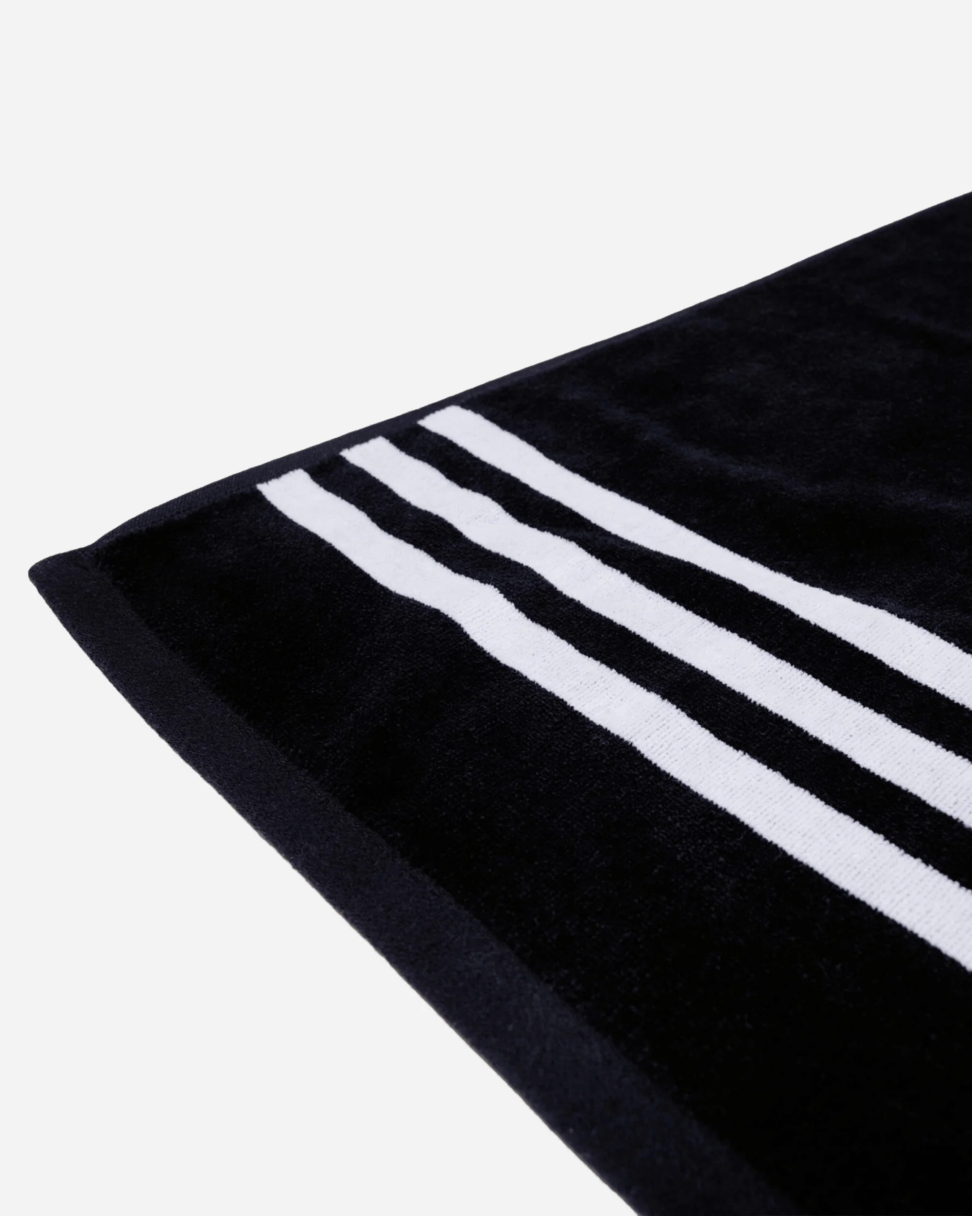 Mod SPZL Trefoil Towel Black / Chalk White - Image 3