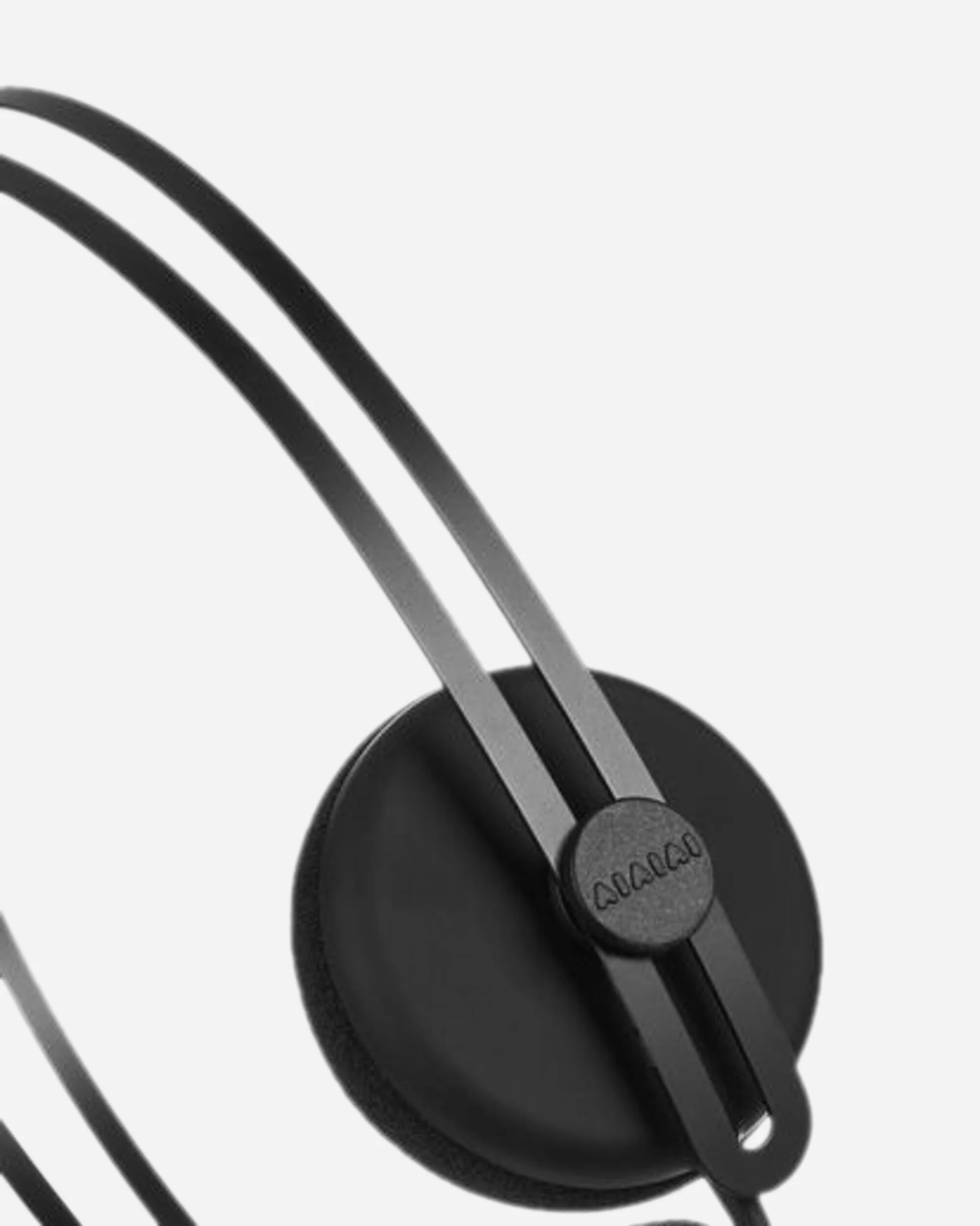 Tracks Headphones Black - Image 4