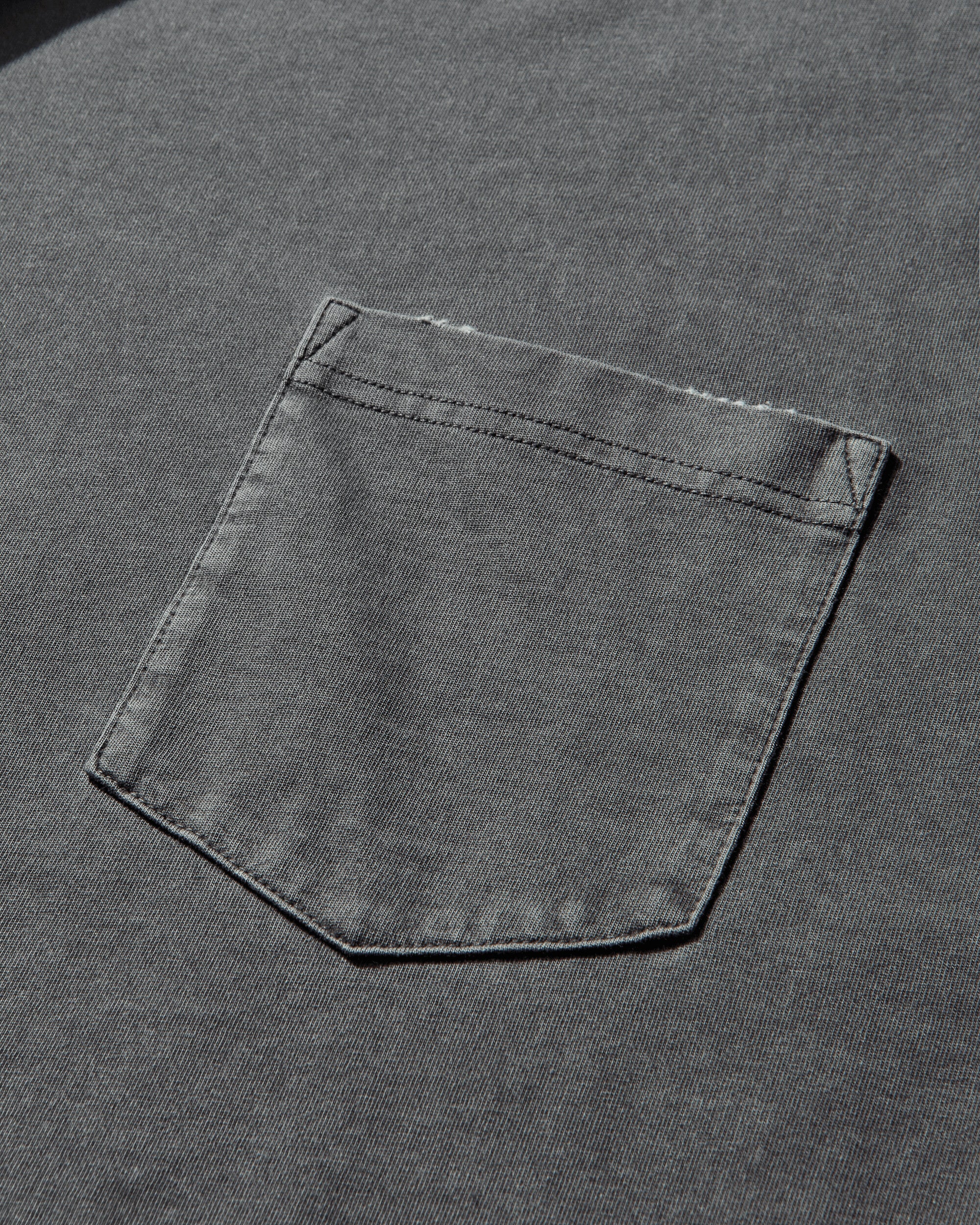 Men's Torion Pocket Longsleeve T-Shirt Black (Grind Washed) - Image 4