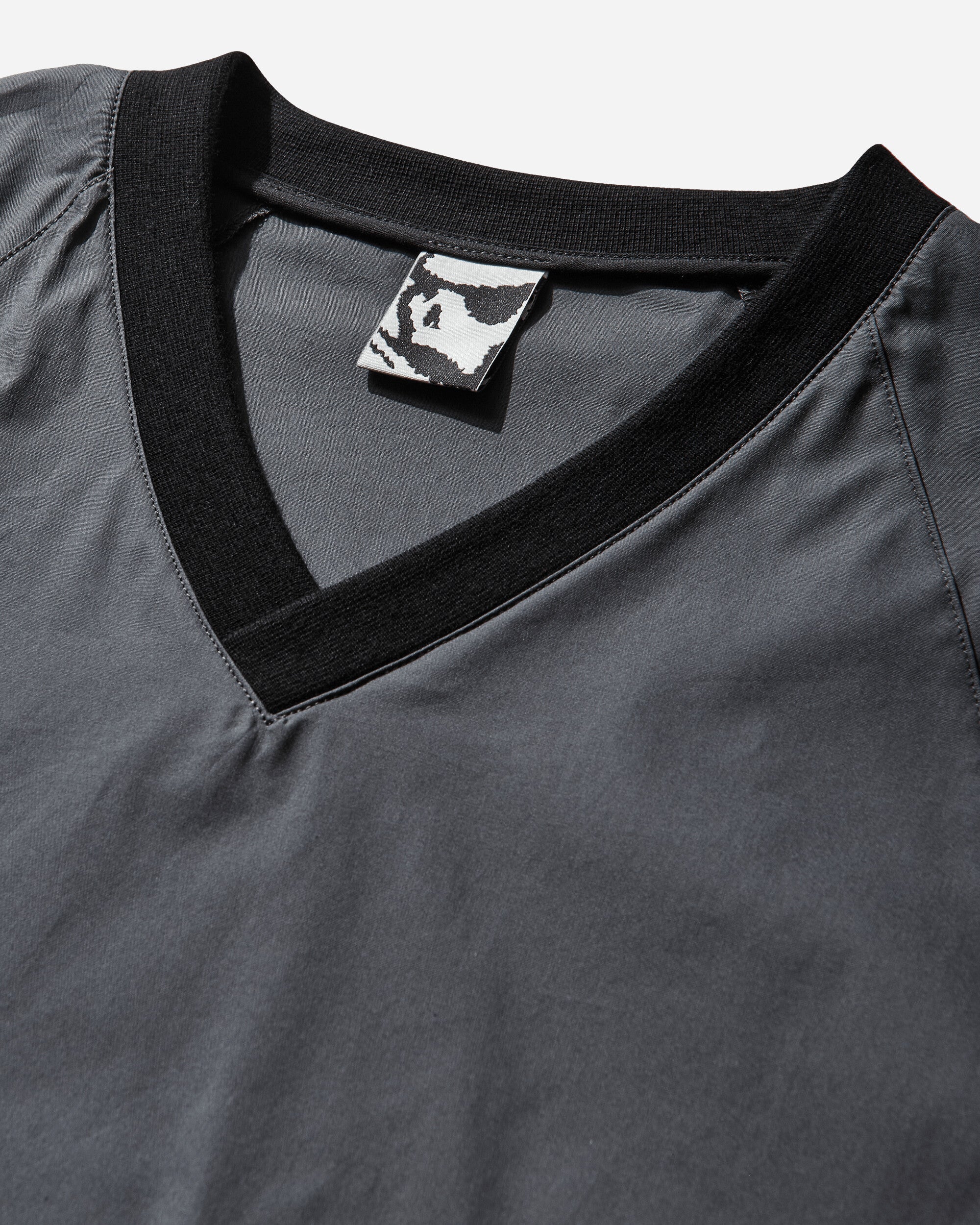 Men's Tirreno V Neck Top Charcoal - Image 3