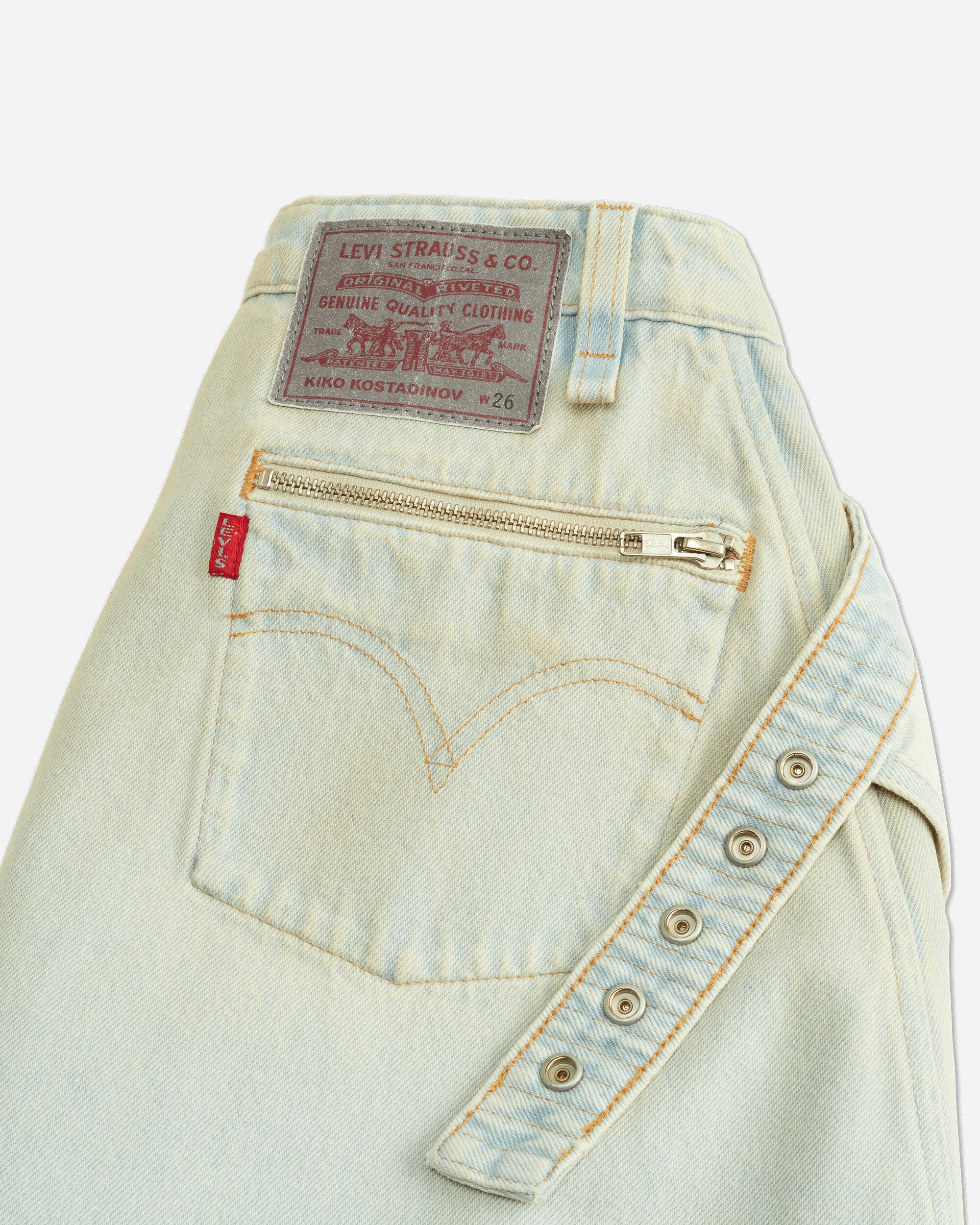 Women's Levi's Carina Apron Shorts Light Indigo Wash - Image 3
