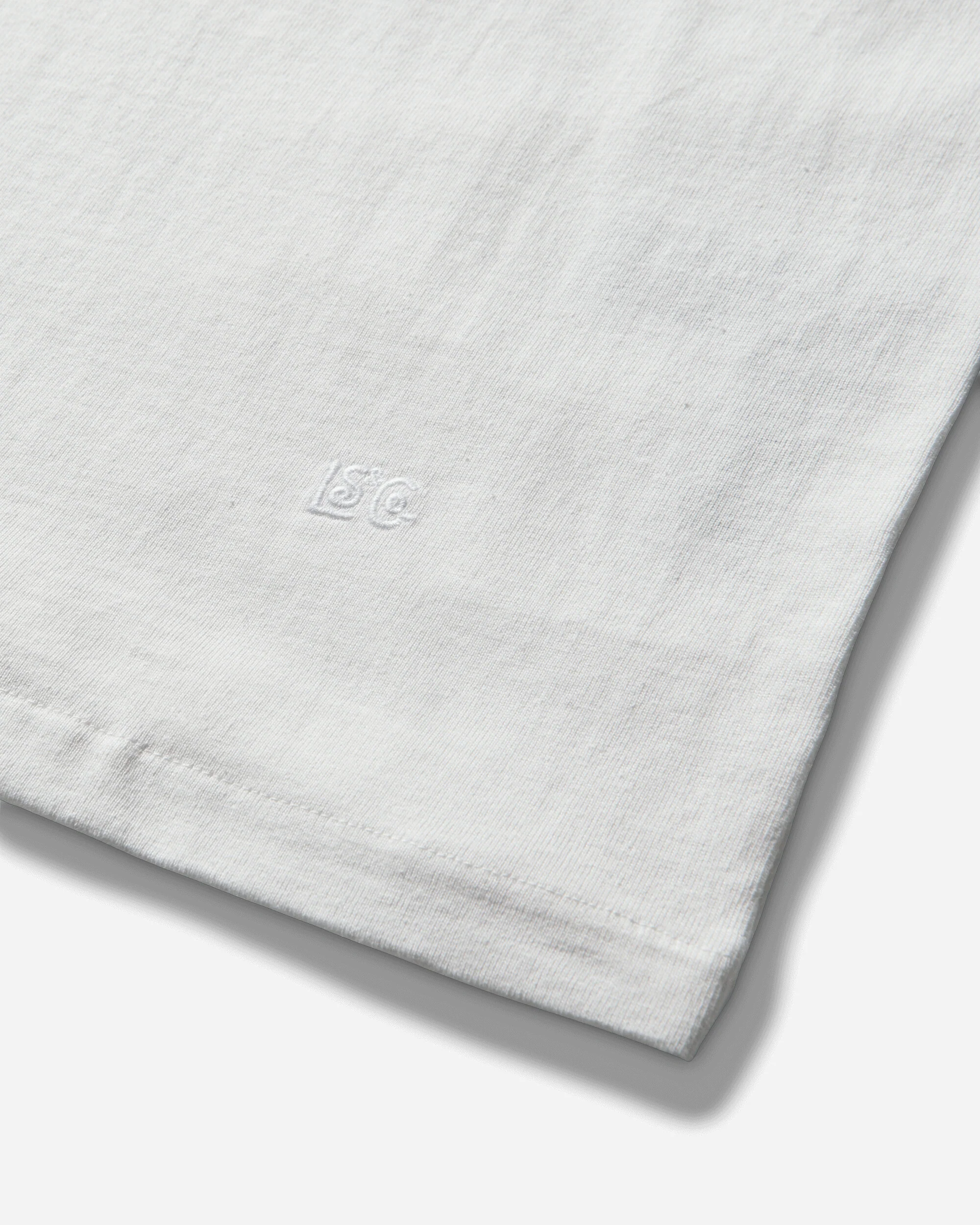 Men's Blue Tab Relaxed T-Shirt White - Image 4