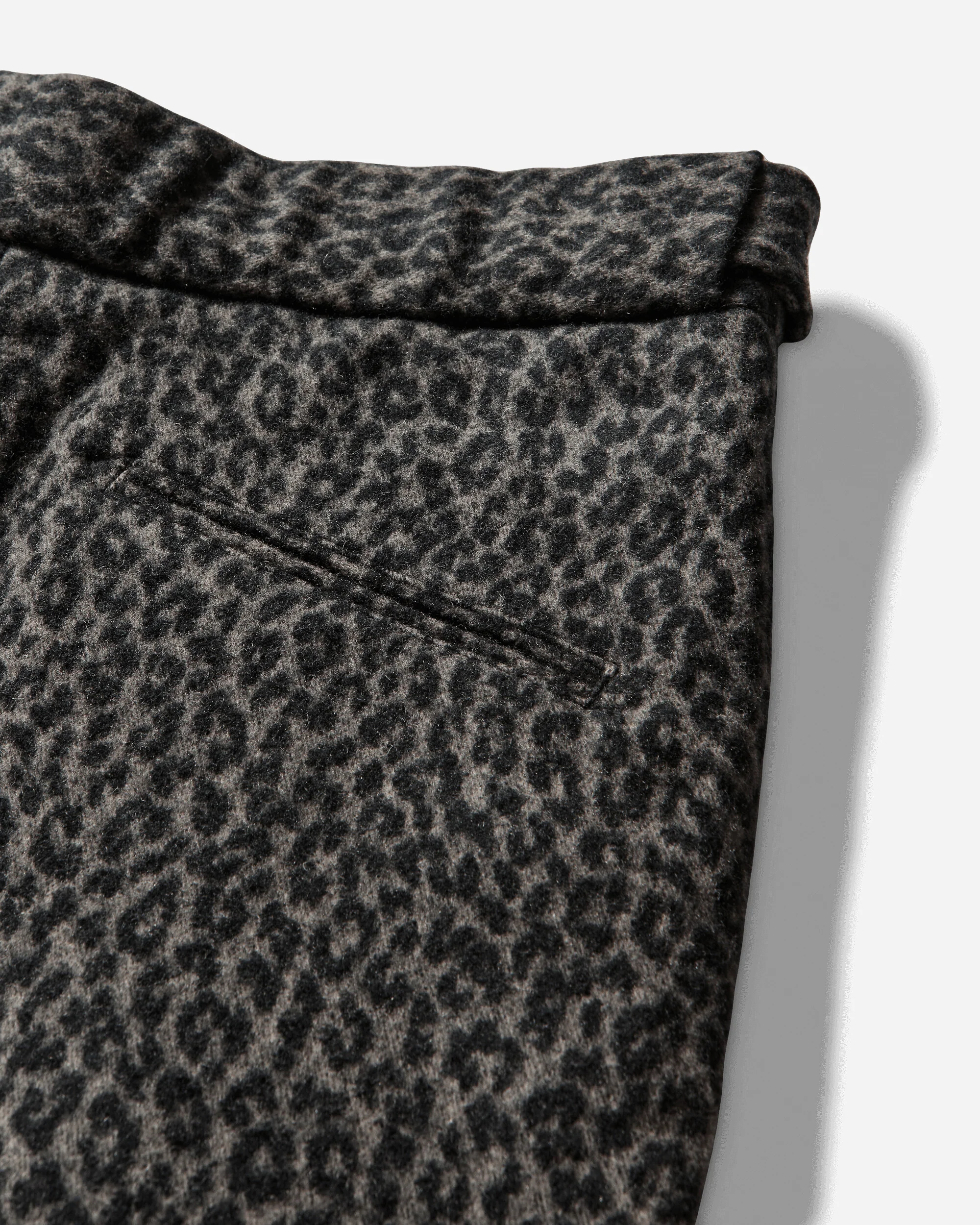 Men's Leopard Jacquard Side Tab Tucked Trousers Charcoal - Image 4
