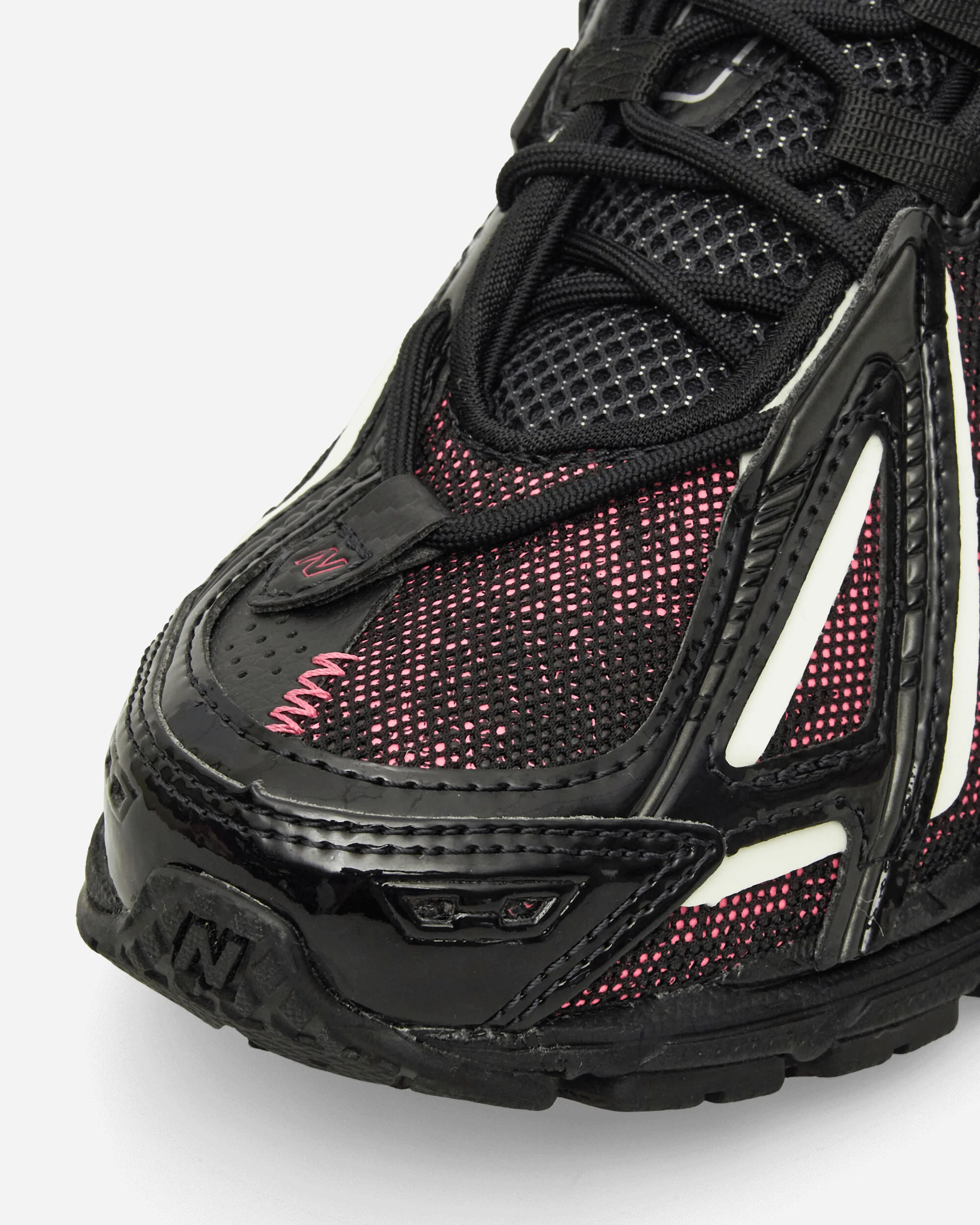 1906A Sneakers Black / Dragon Berry / White - Image 6
