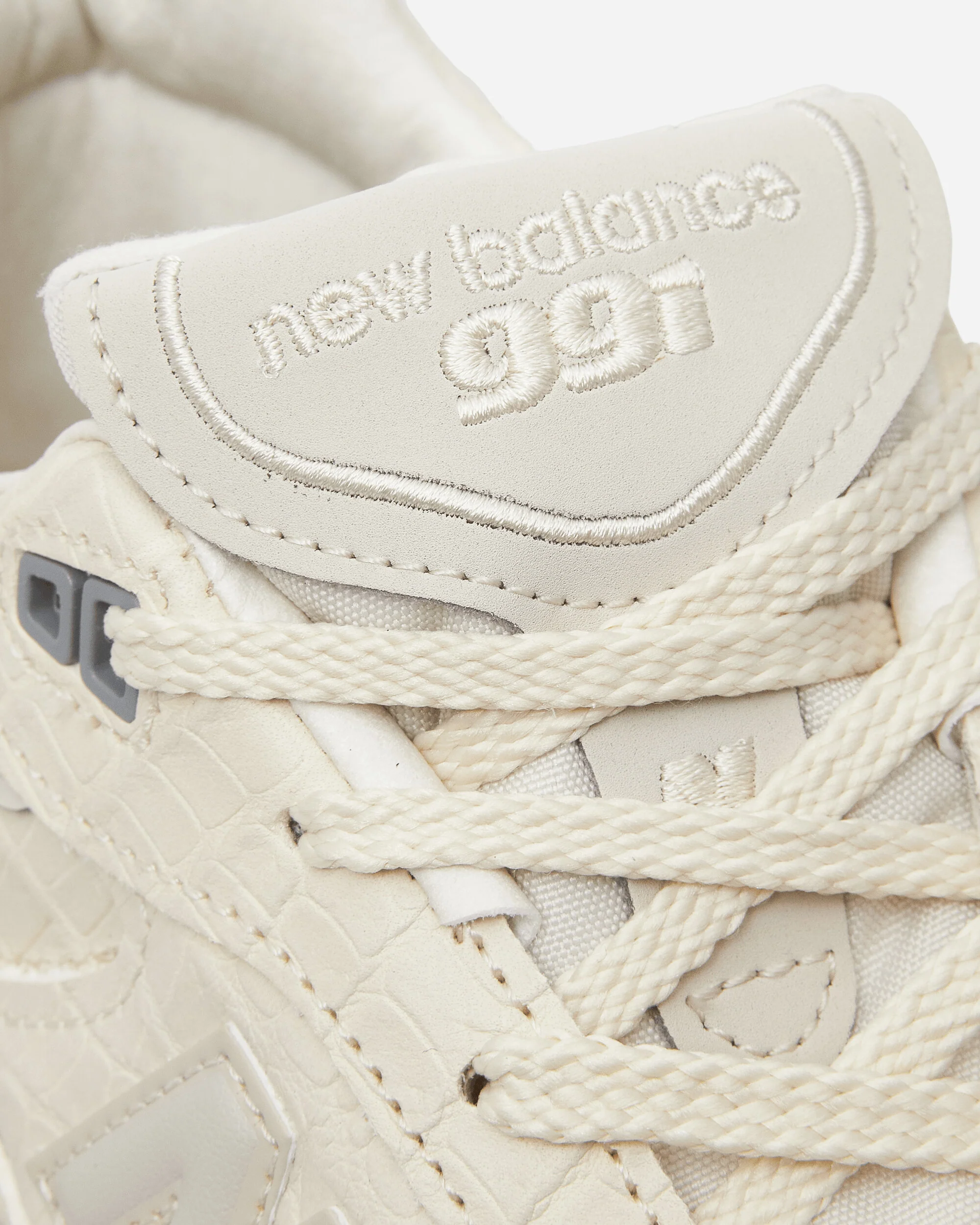 Women's Made in UK 991v1 Sneakers Pistachio Shell - Image 6