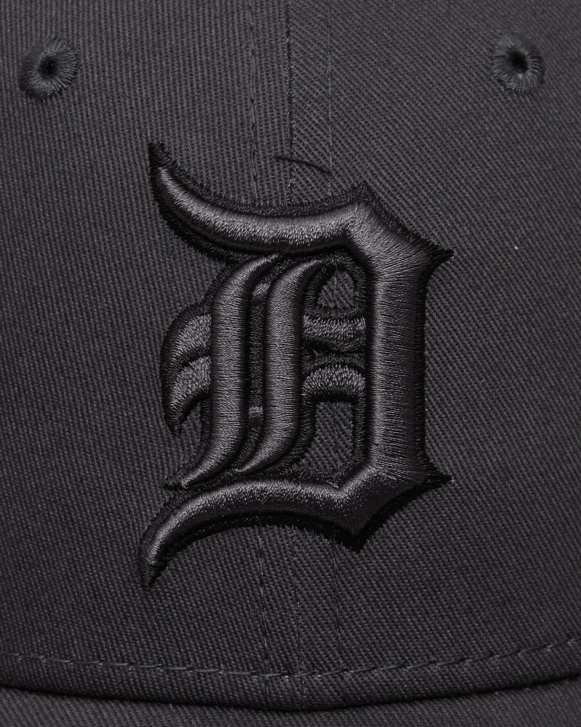 Detroit Tigers MLB Team Outline 9FORTY Adjustable Cap Charcoal - Image 7
