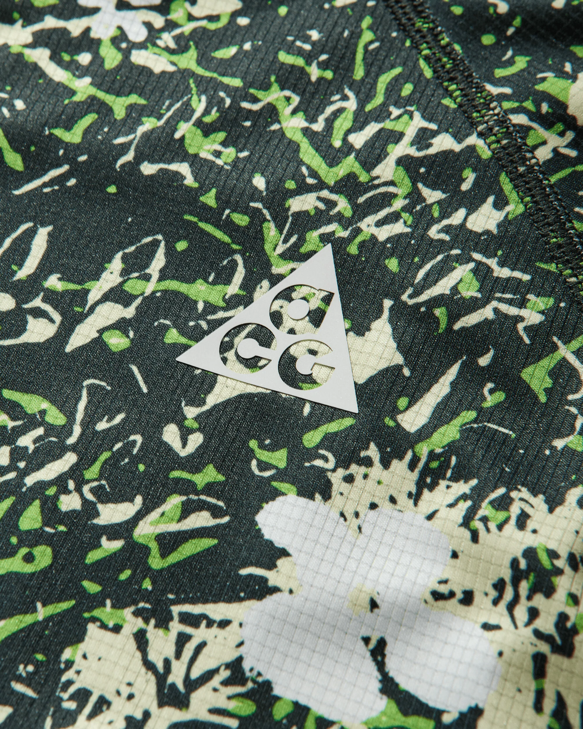 Men's ACG "Solar Chase" Dri-FIT UV Protection Hooded Trail Running Top Mean Green - Image 3
