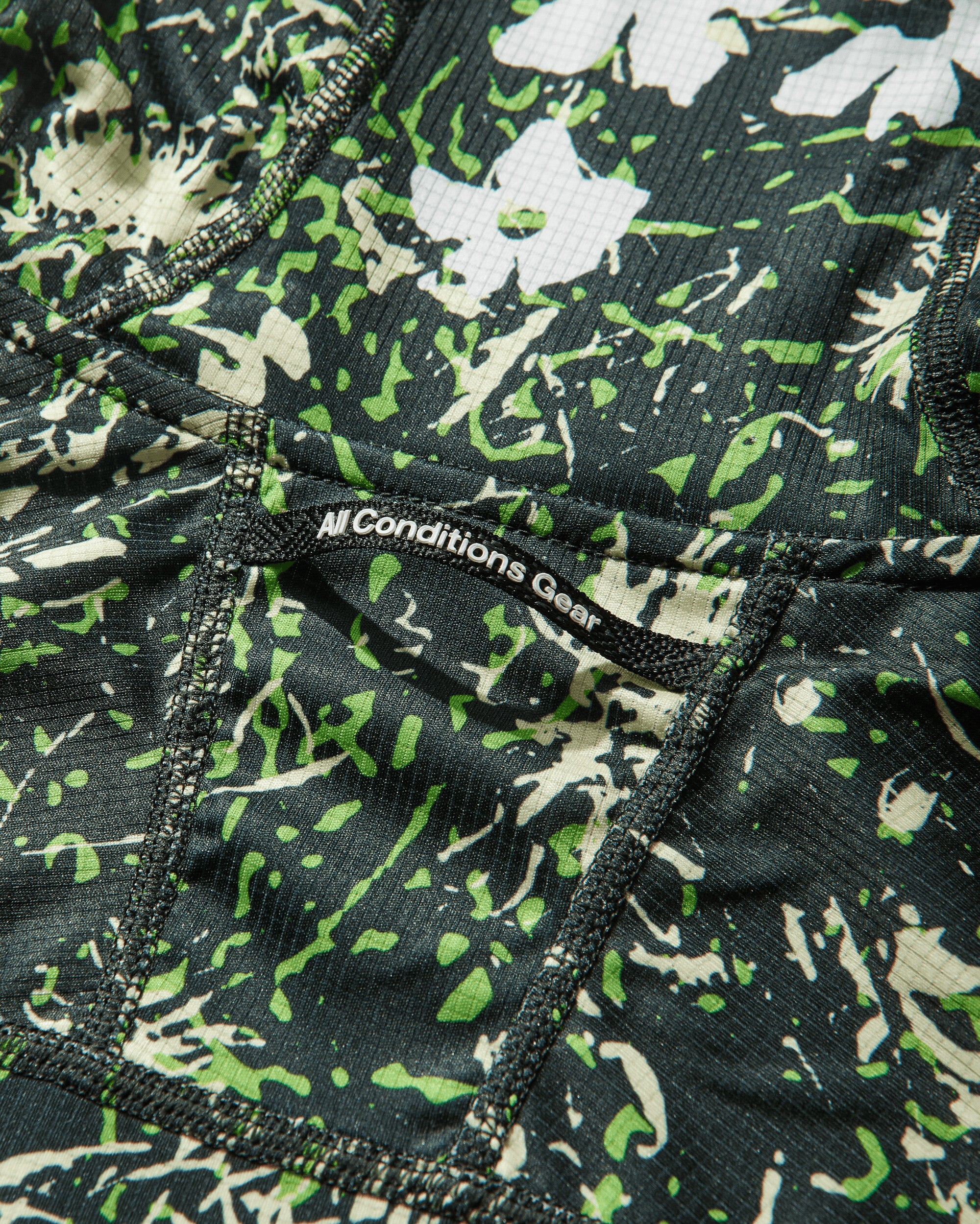 Men's ACG "Solar Chase" Dri-FIT UV Protection Hooded Trail Running Top Mean Green - Image 4