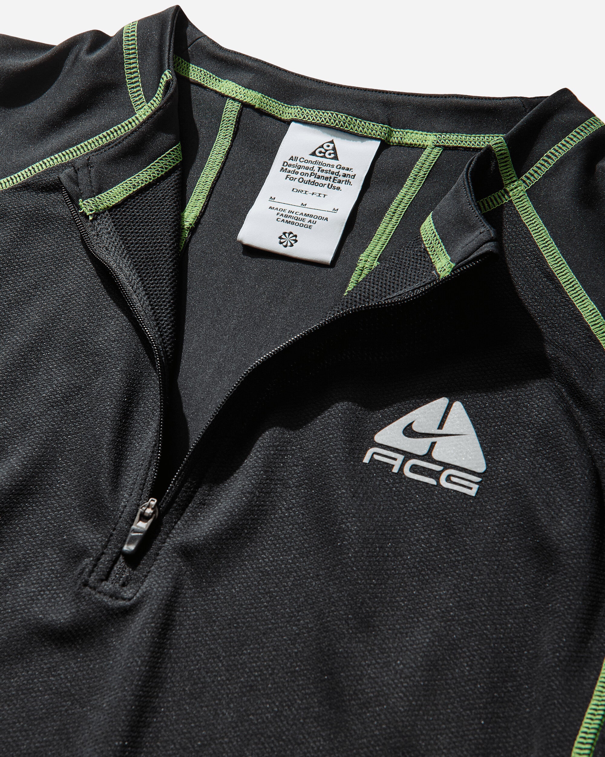ACG "Vault" Dri-FIT Long-Sleeve Top Black / Mean Green - Image 4
