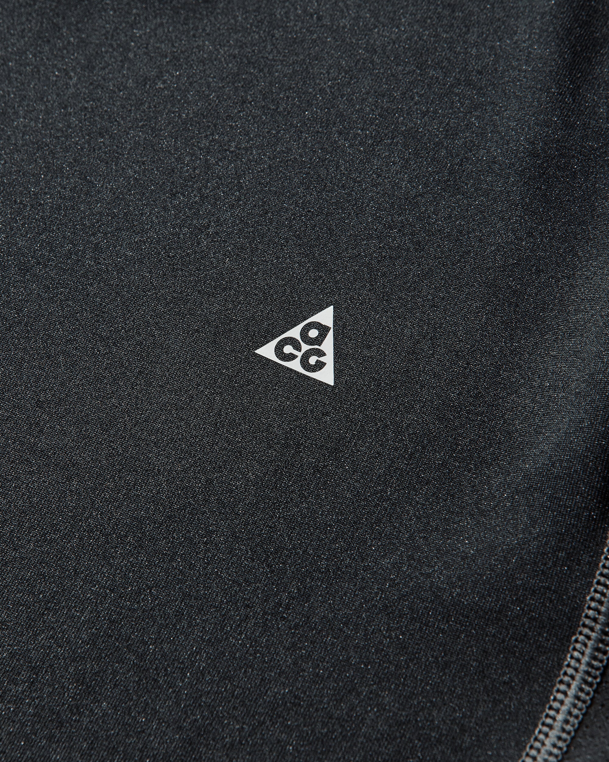 Men's ACG "Wildsee" Dri-FIT Shortsleeve Base Layer Top Black / Anthracite - Image 4