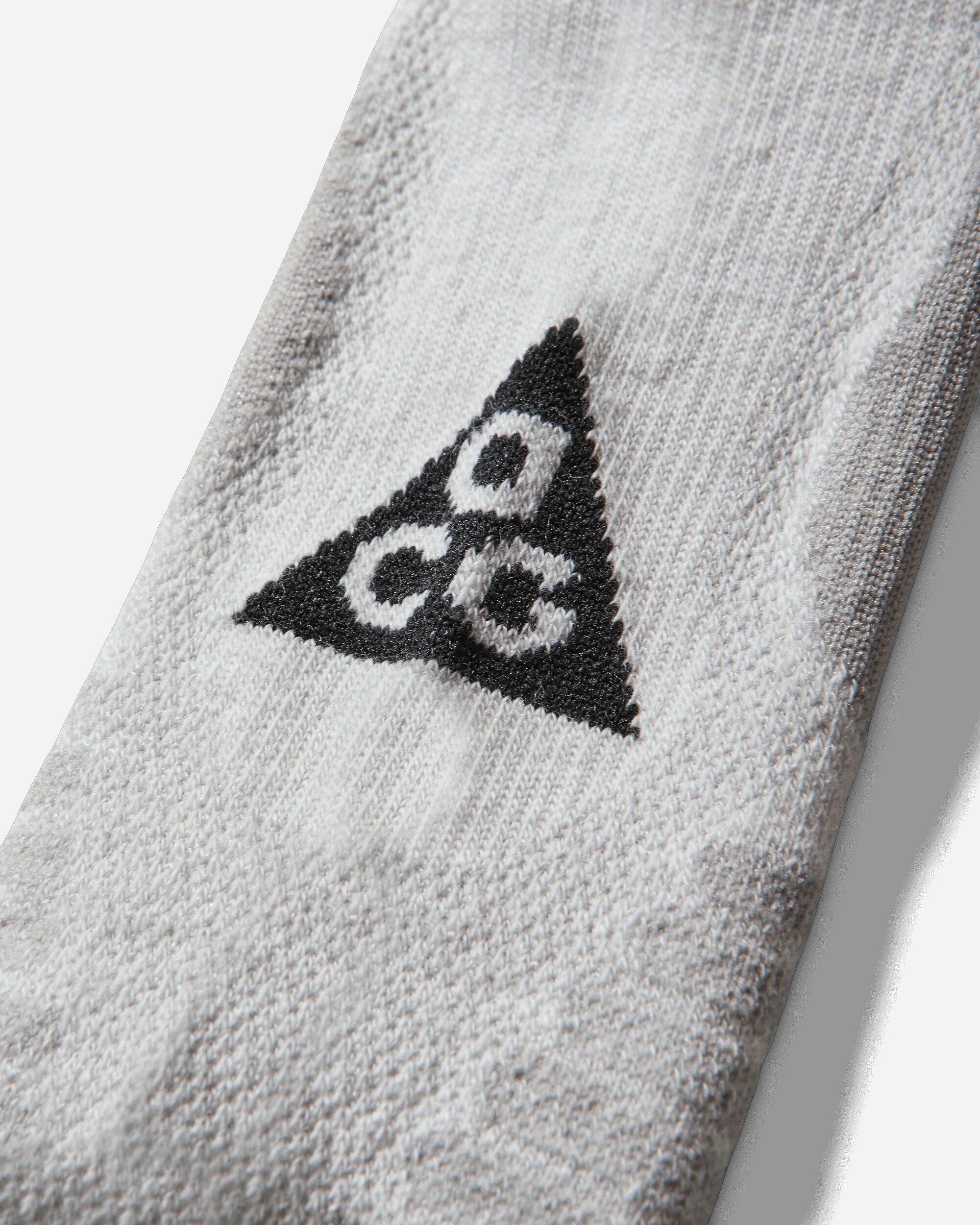 ACG Outdoor Cushioned Crew Socks Summit White / Light Smoke Grey - Image 4