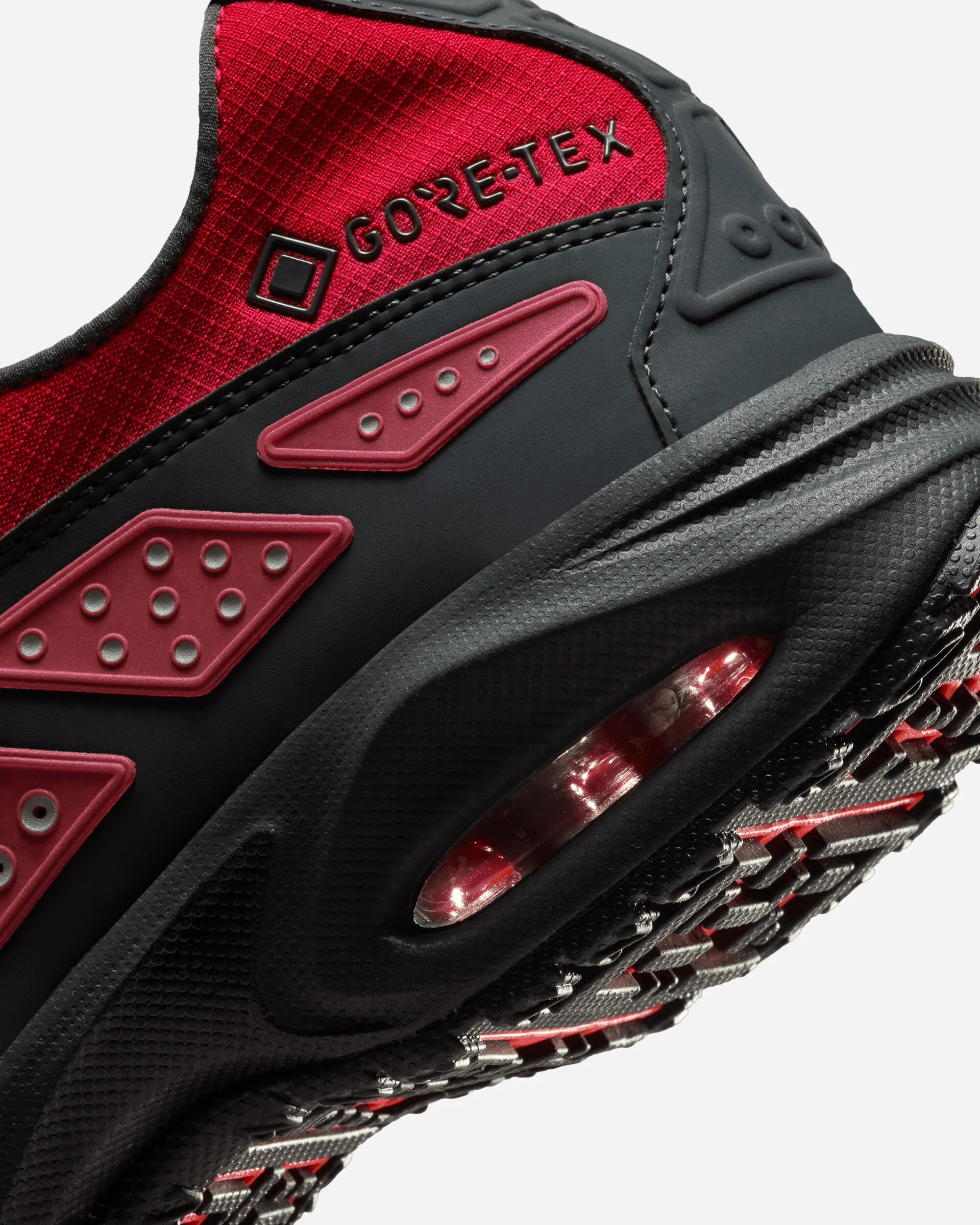 Women's Air Max SNDR GORE-TEX Sneakers Fire Red / Dark Smoke Grey - Image 8