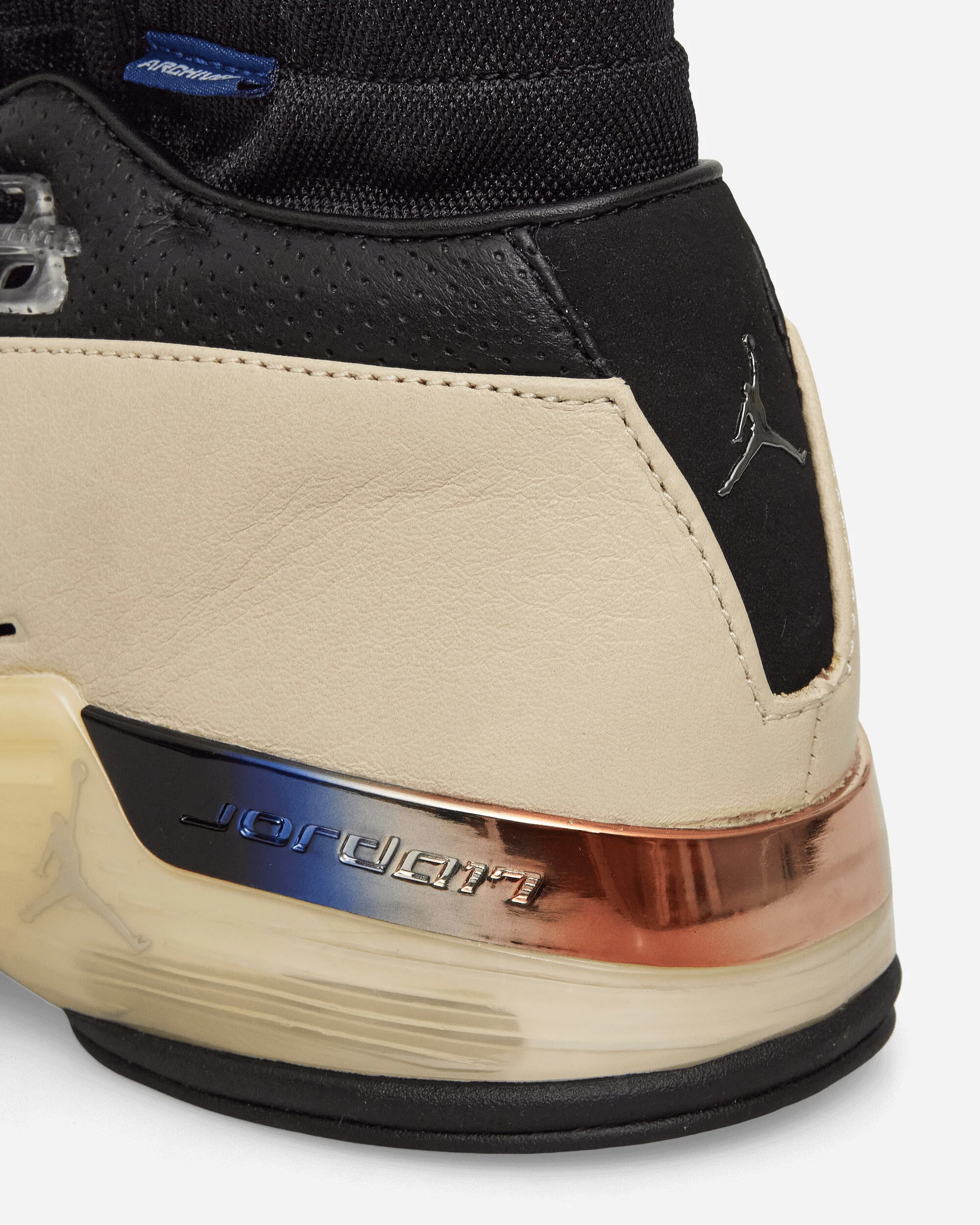Infinite Archives Air Jordan 17 Retro Low Sneakers Beach / Metallic Silver / Black - Image 7