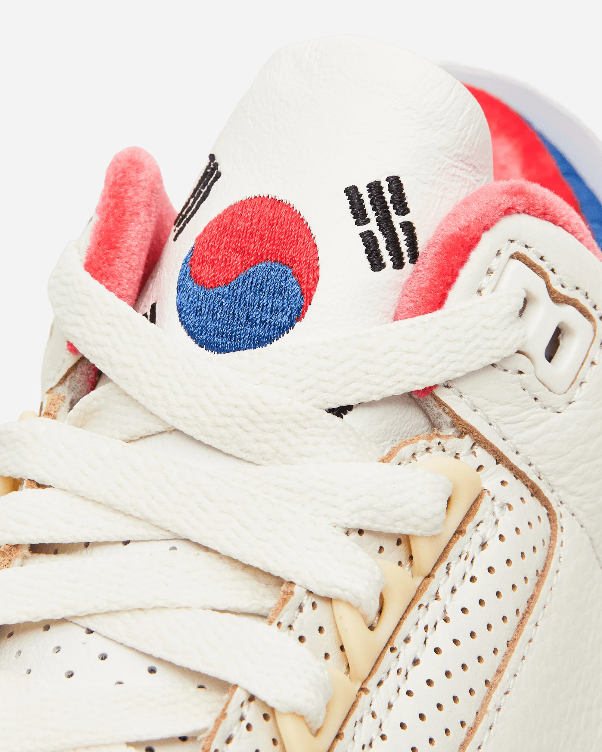 Air Jordan 3 Retro OG Sneakers Seoul - Image 6