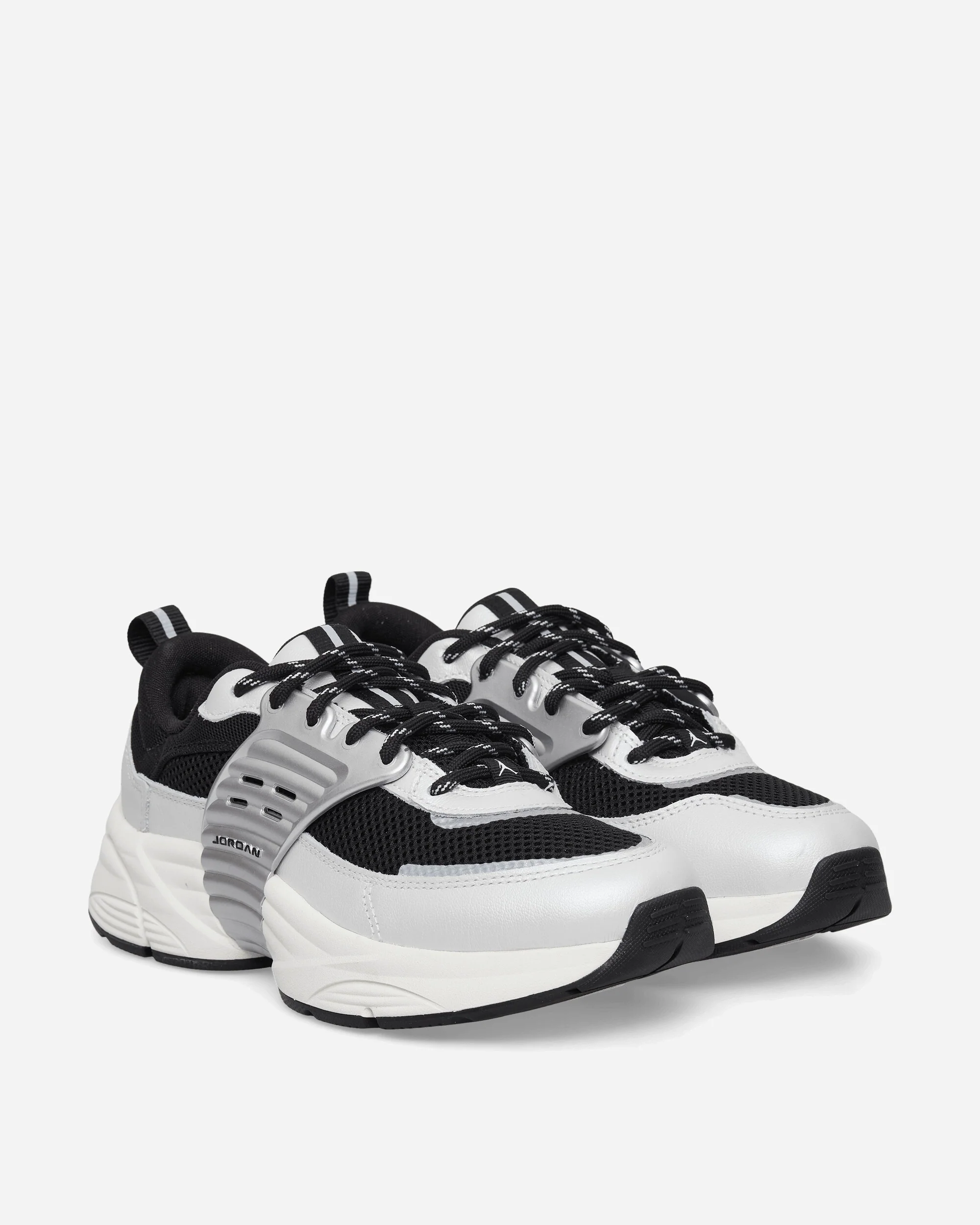 Jordan Trunner O/S Sneakers Photon Dust / Black / Sail / White - Image 2