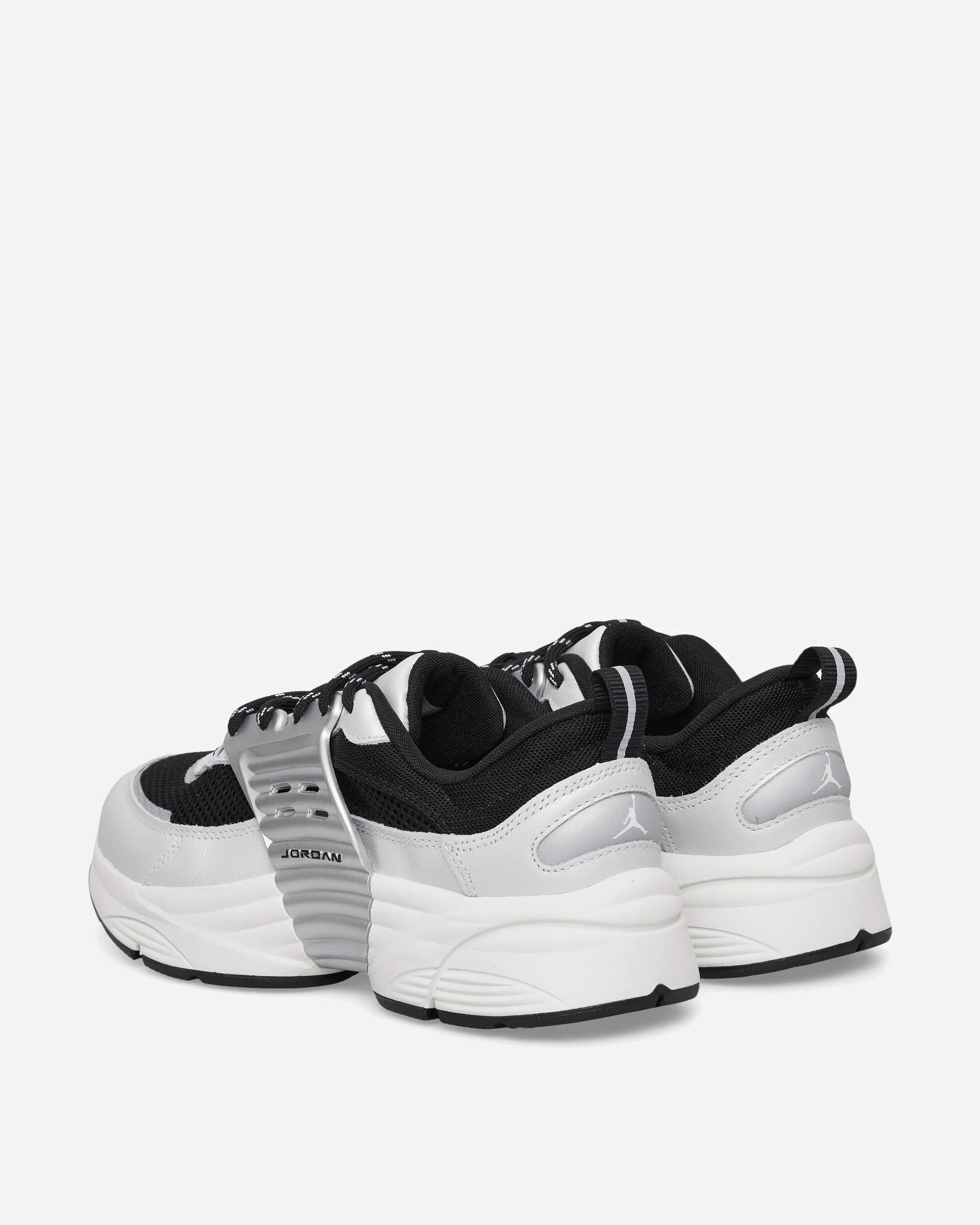 Jordan Trunner O/S Sneakers Photon Dust / Black / Sail / White - Image 4