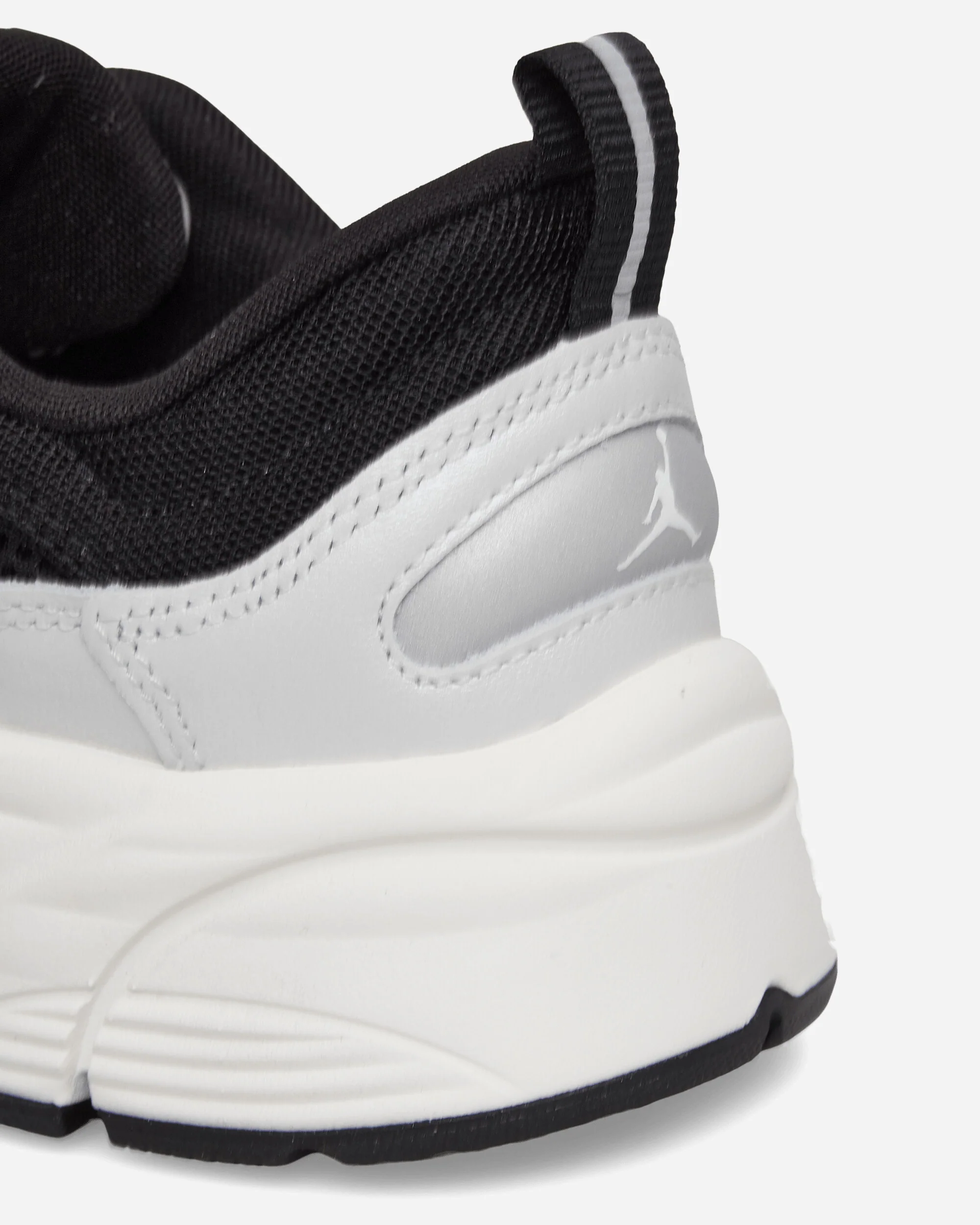 Jordan Trunner O/S Sneakers Photon Dust / Black / Sail / White - Image 6