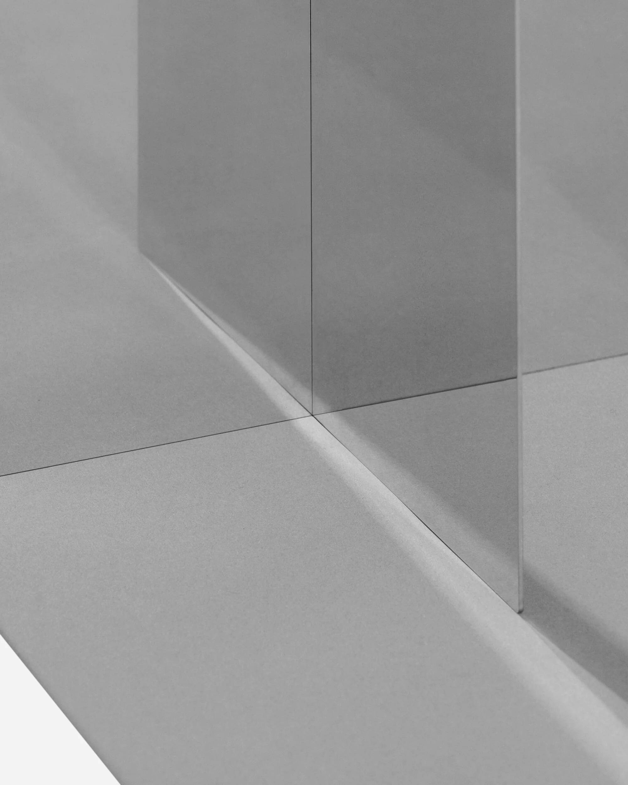 NM05.3 Small Podium Silver - Image 2