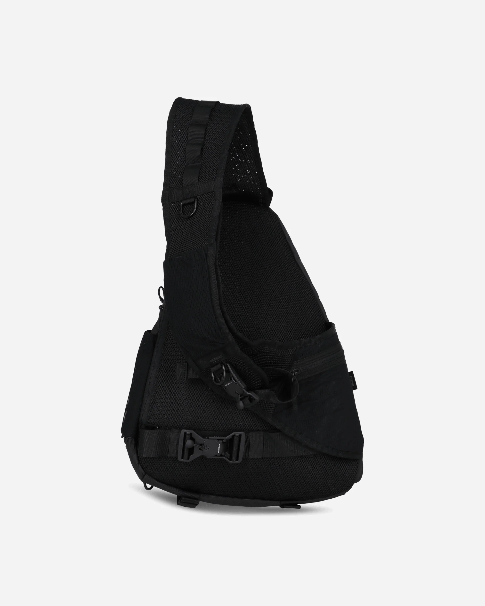 Latitude Sling Pack Black - Image 3
