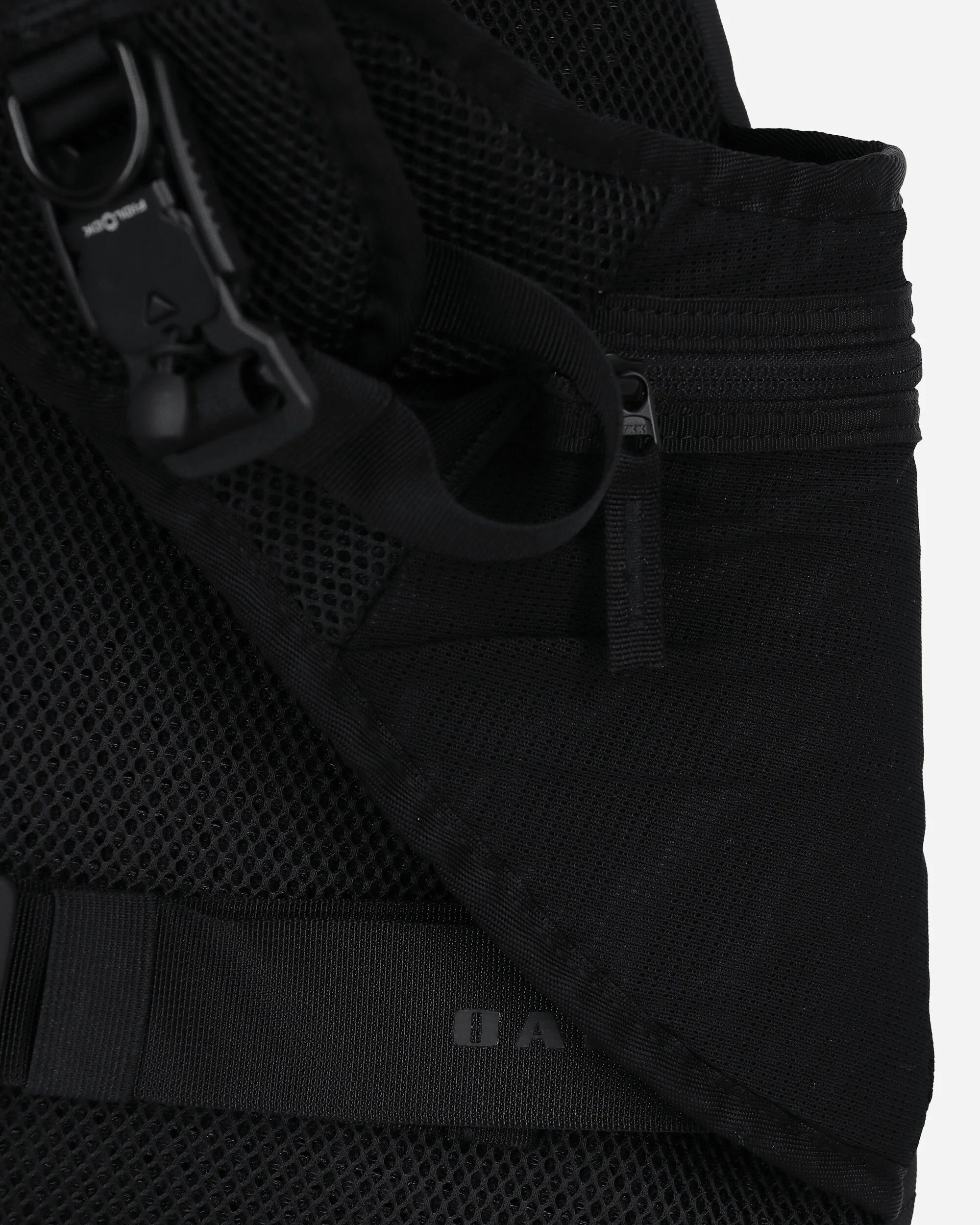 Latitude Sling Pack Black - Image 4