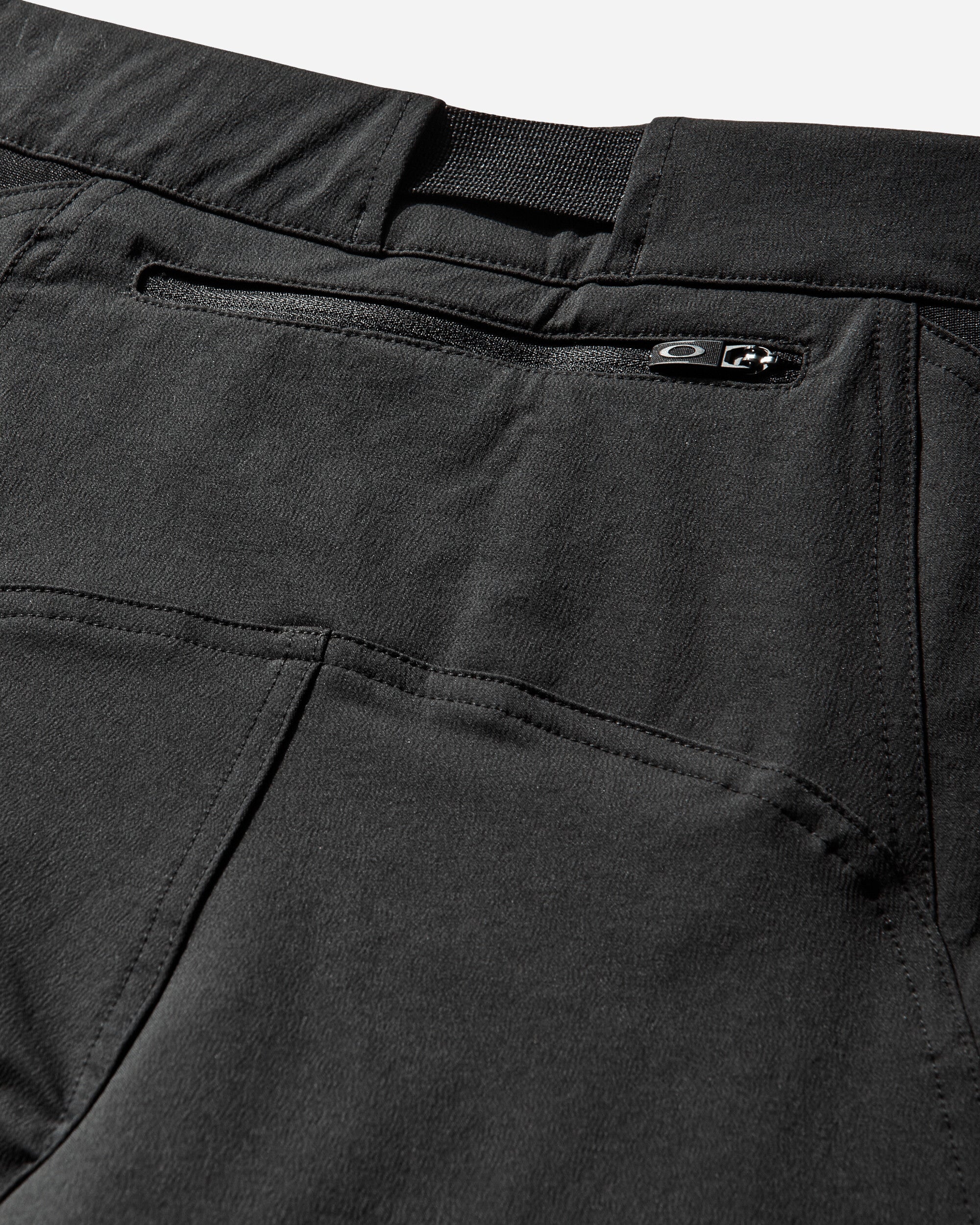 Men's Latitude Veil 3/4 Shorts Pitch Black - Image 3