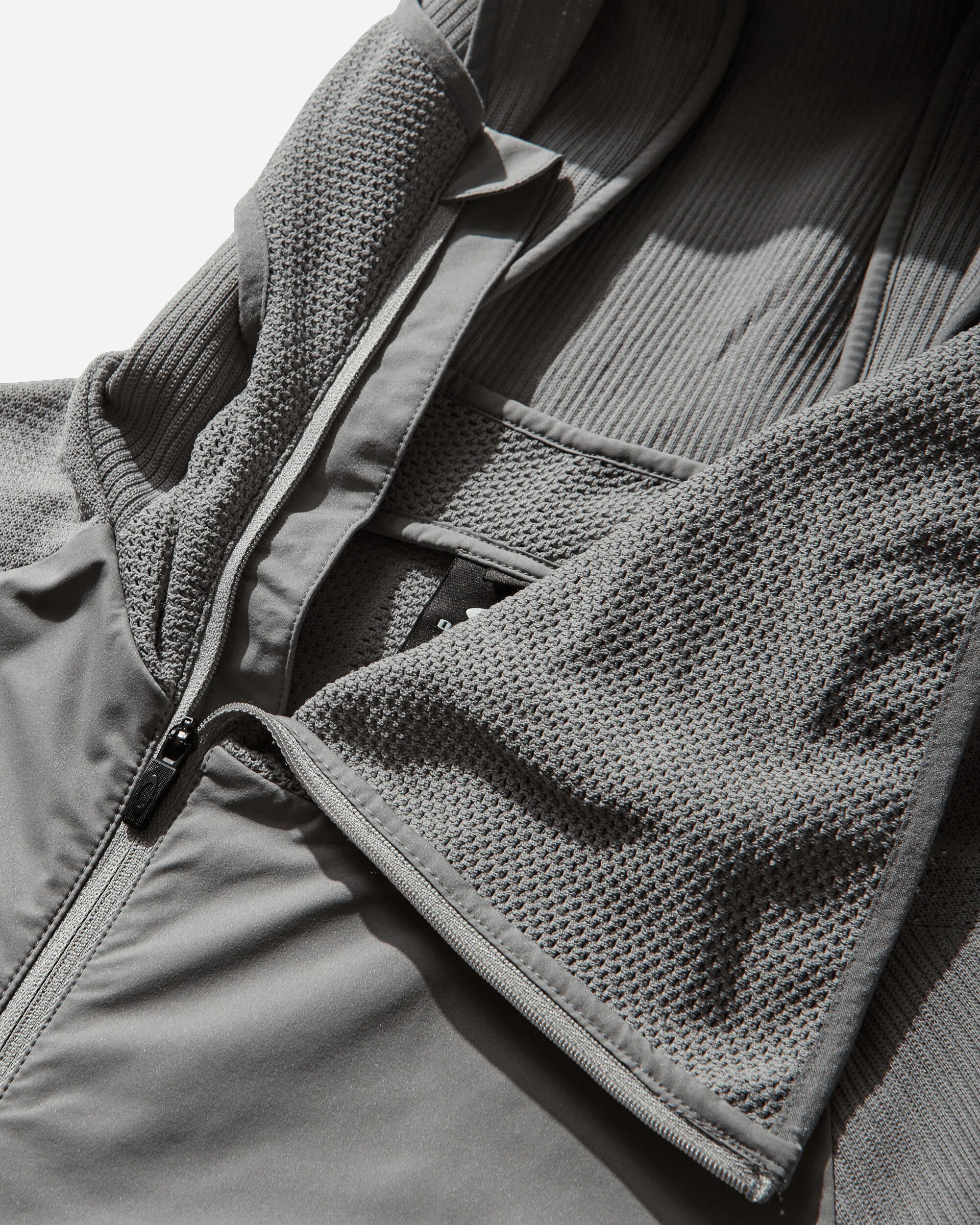 Men's Latitude Veil Mid Layer Cement - Image 4