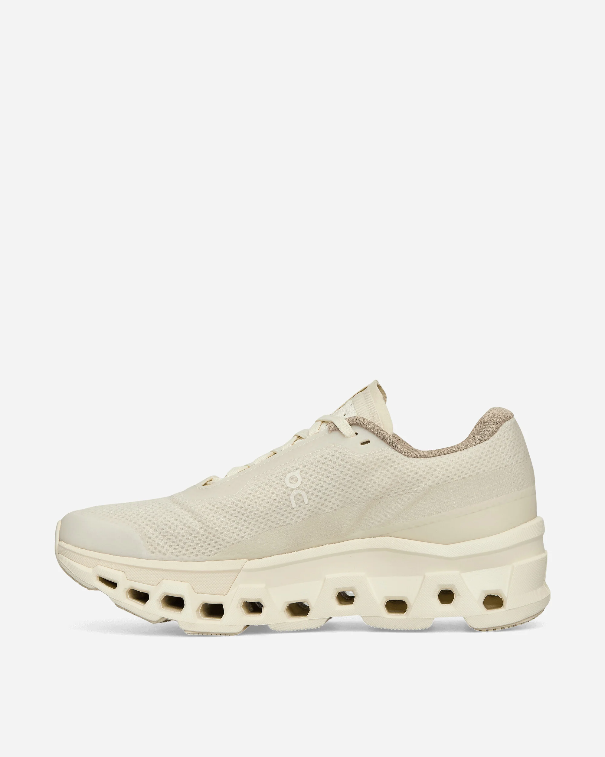 INVINCIBLE Cloudmonster 2 Sneakers Ivory / White - Image 3