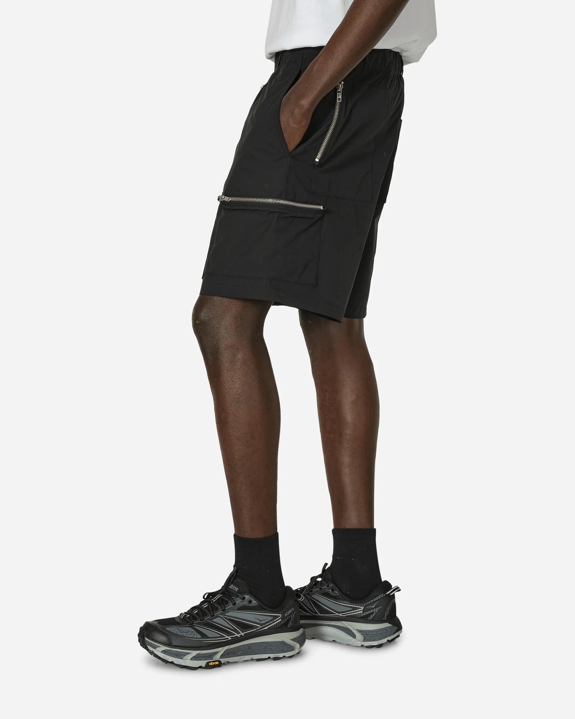 Pockets Shorts Black - Image 2