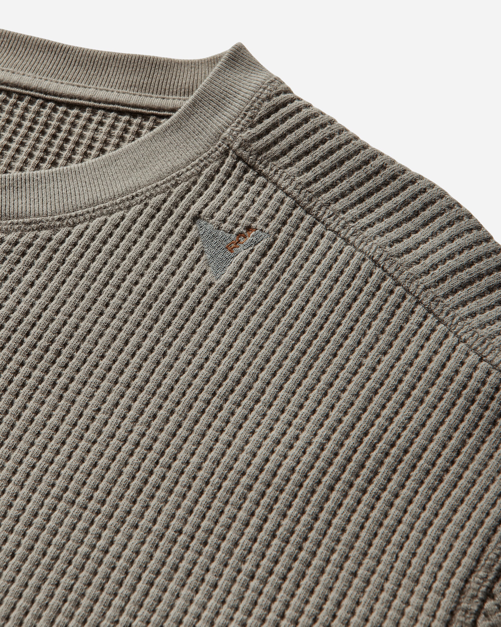 Men's Bee Sun Faded Organic Waffle Serafino Long Sleeve Top Grey / Green - Image 3