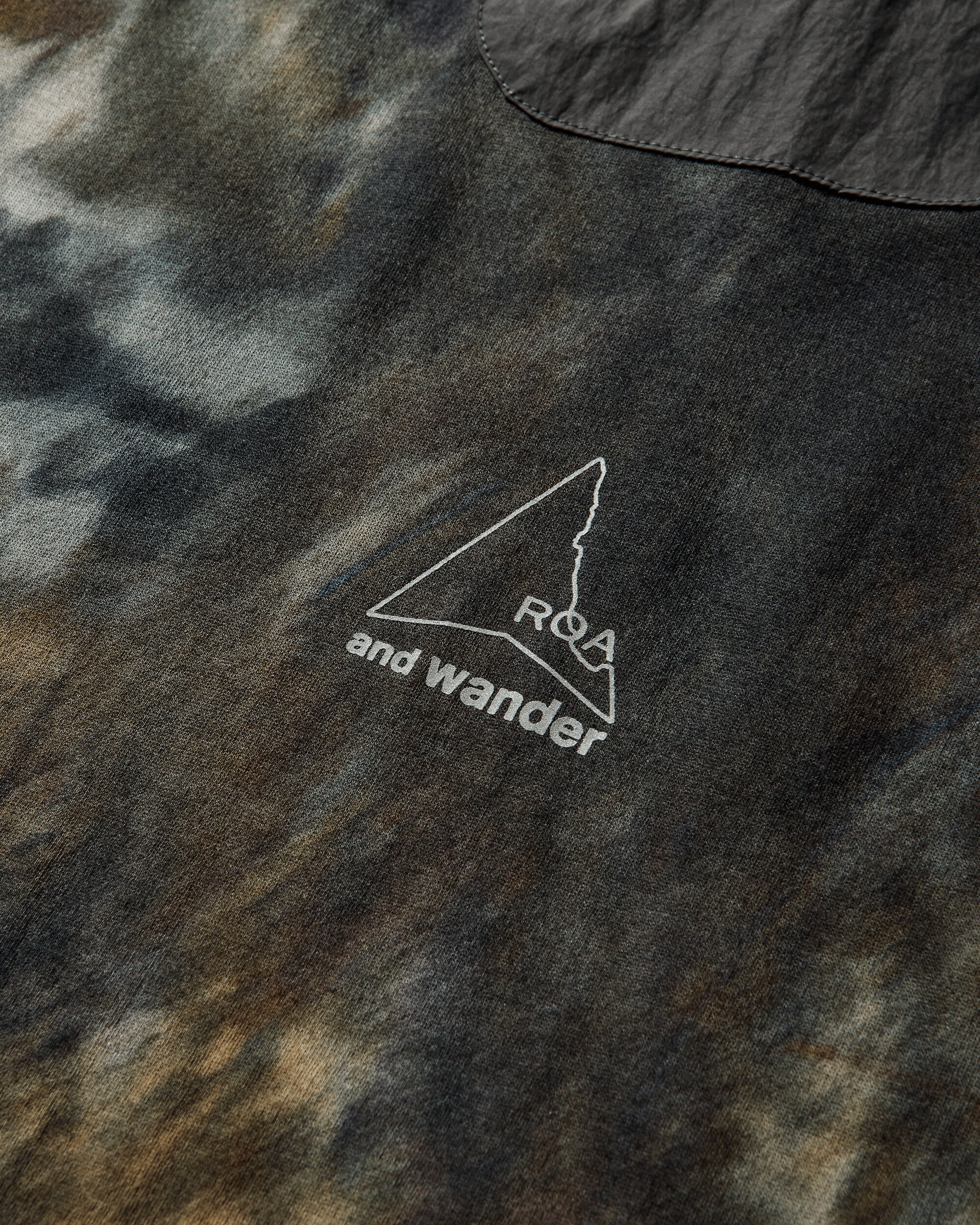 and wander Printed Hooded T-Shirt Camo - Image 3