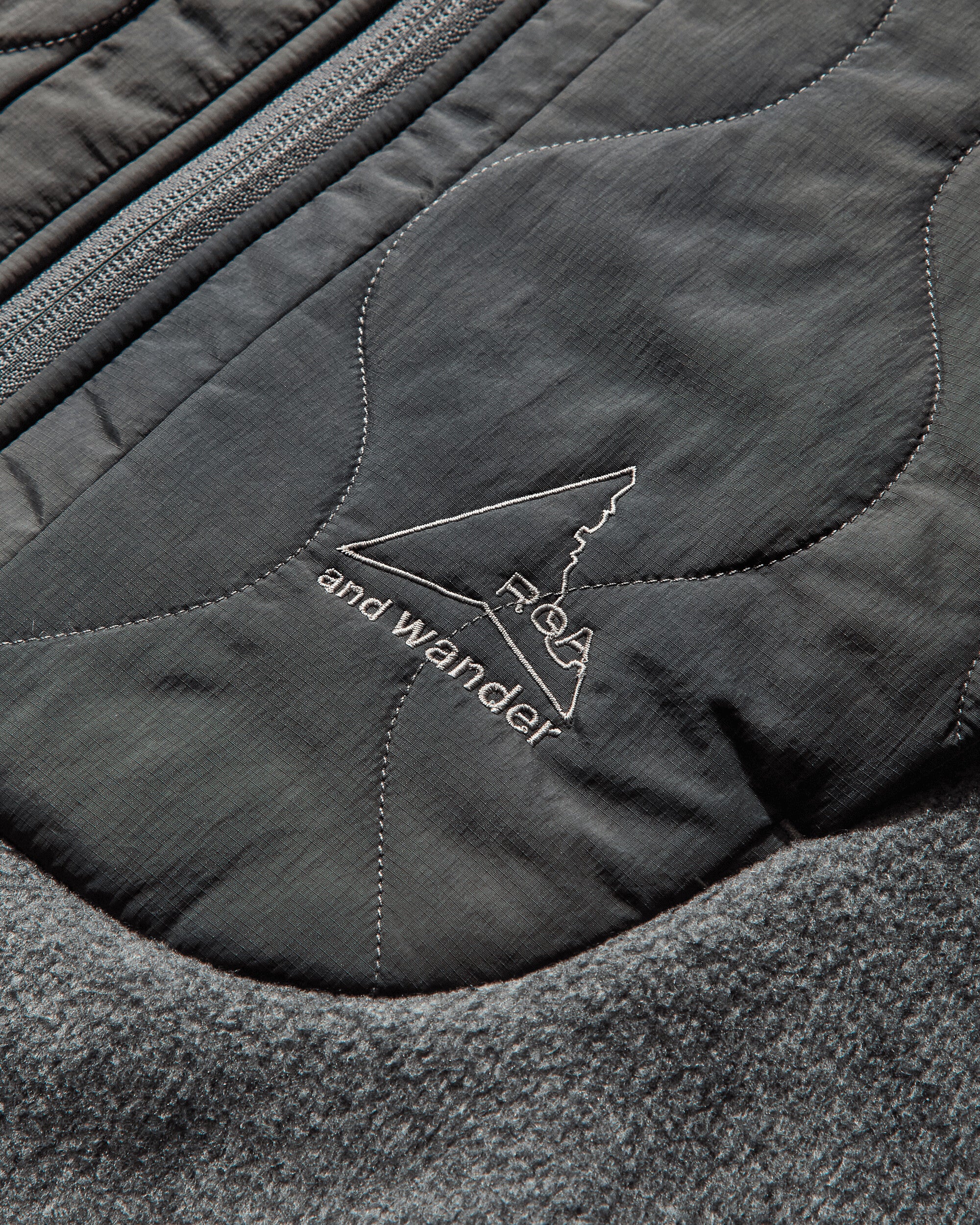 and wander Quilted Fleece Jacket Grey - Image 3