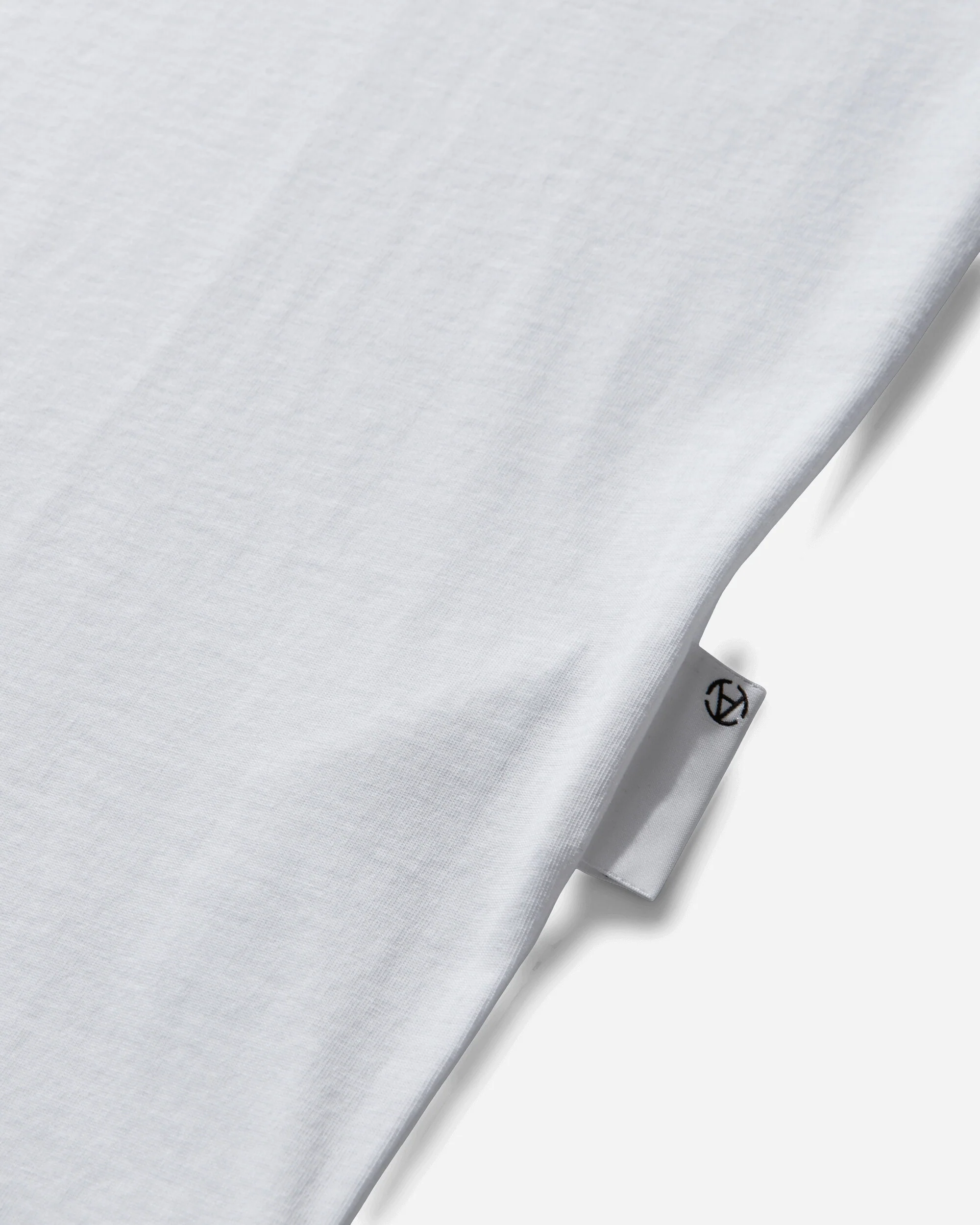Basics Graphic Longsleeve T-Shirt White - Image 3
