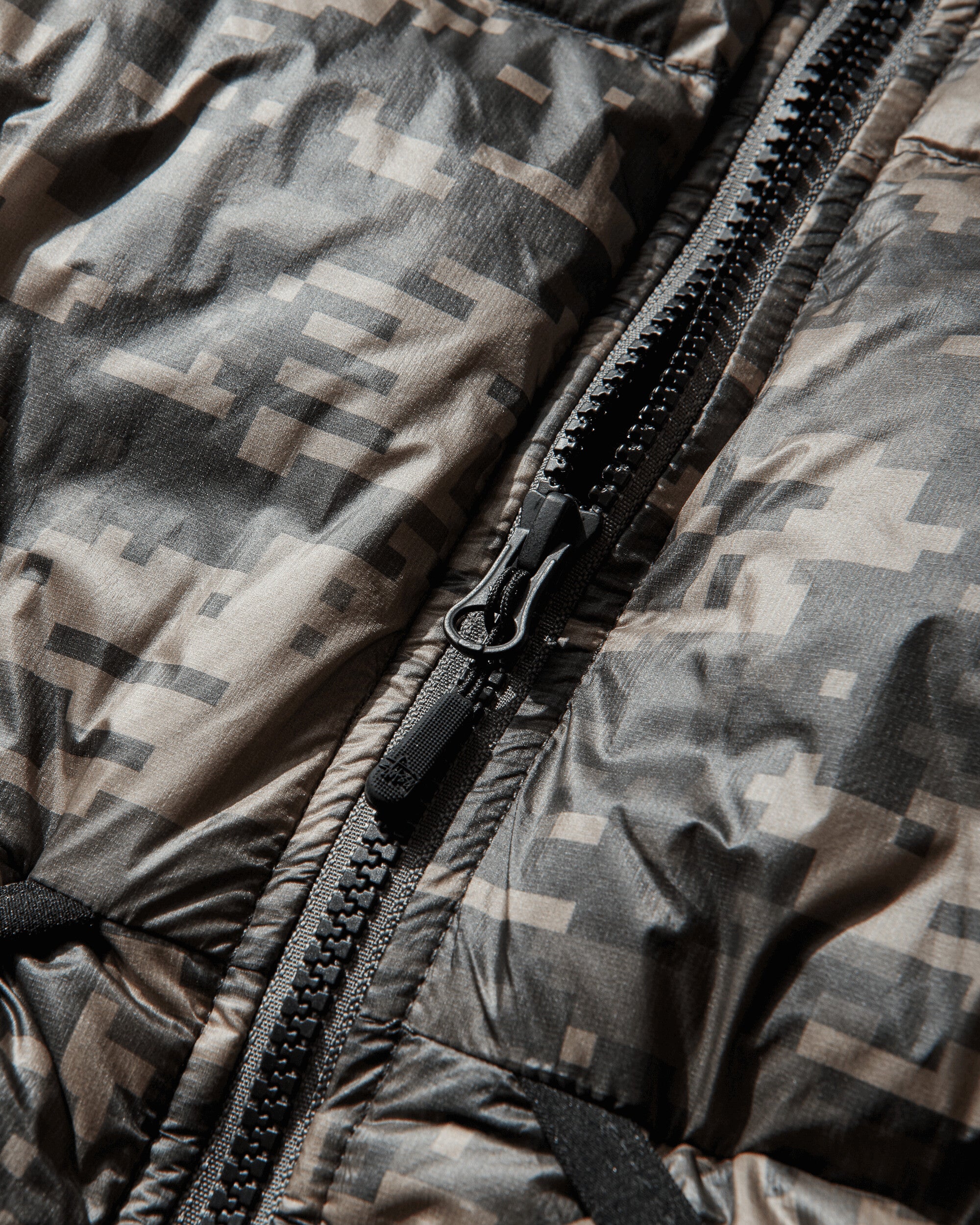 Micro Ripstop Down Jacket Digi Camo - Image 4
