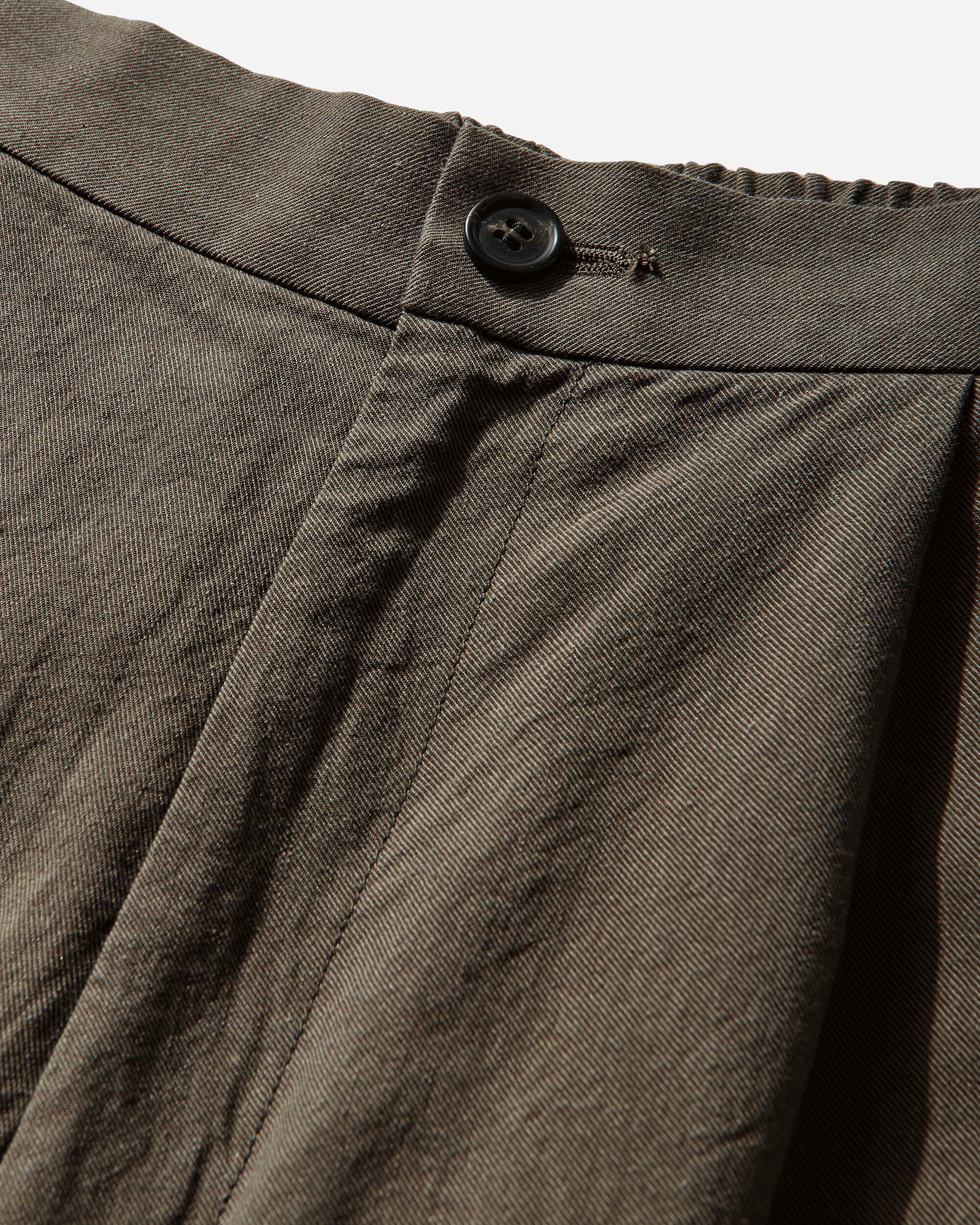 Men's Pleated Shorts Khaki - Image 3