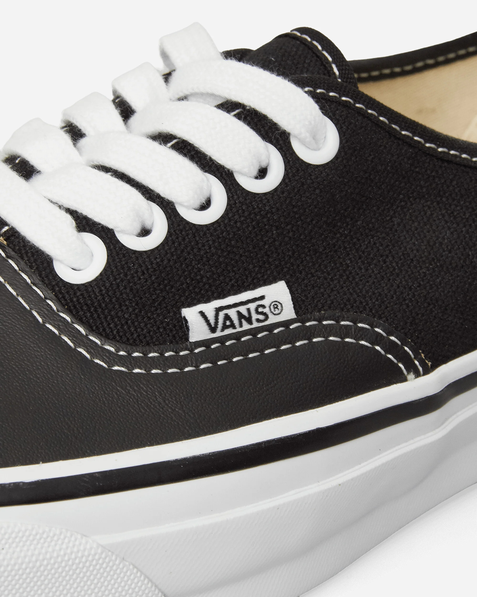 Authentic 44 Siped Vibram Sneakers Black - Image 6