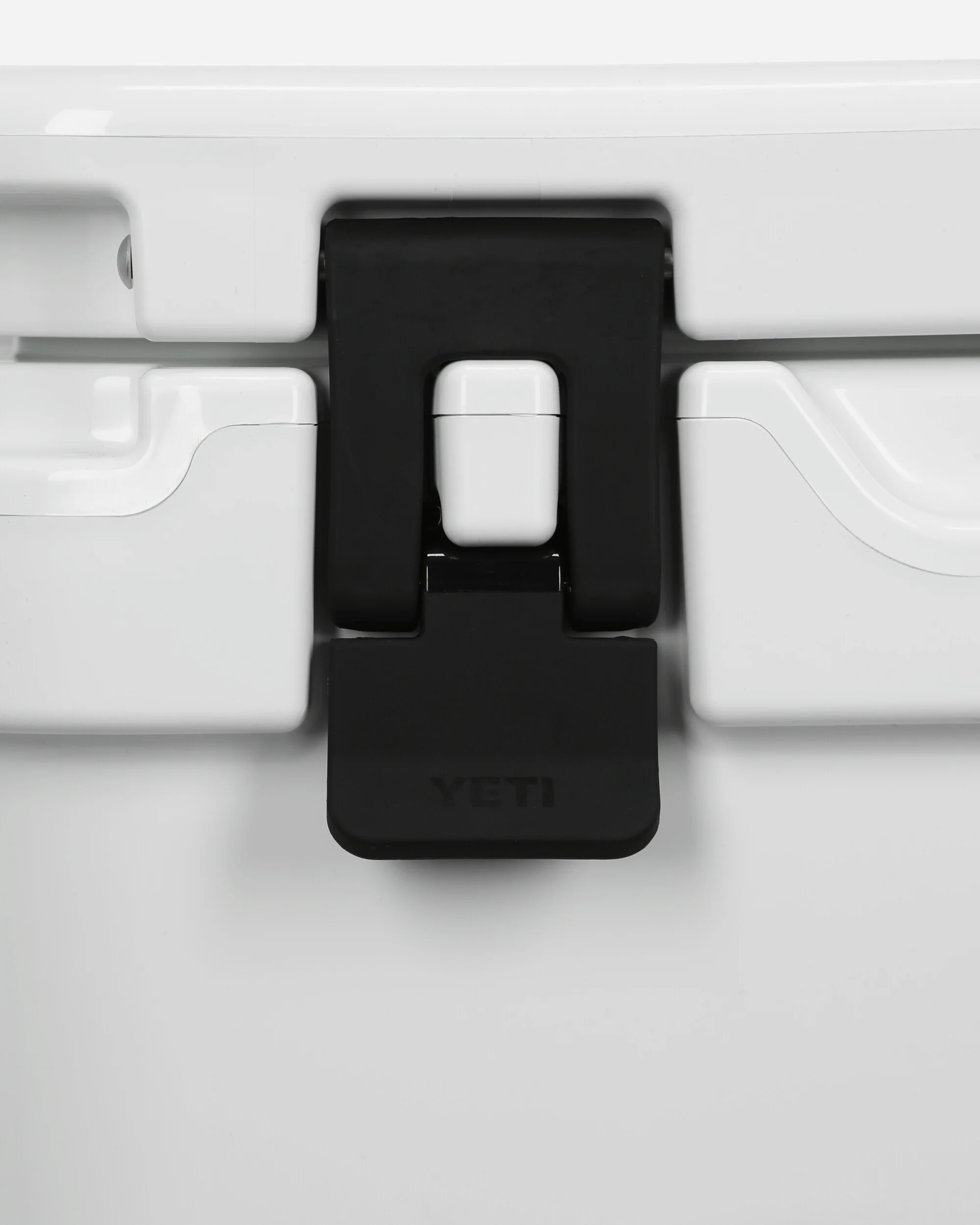 Roadie 48 Wheeled Cool Box White - Image 7